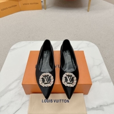 Louis Vuitton Flat Shoes